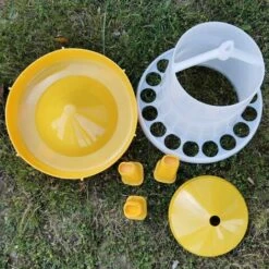 CHEMIN DES POULAILLERS Mangeoire Poule À Pieds En Bioplastique Végétal Eco 8kg -Poulailler et élevage de la basse-cour Soldes 2022 19946891 4